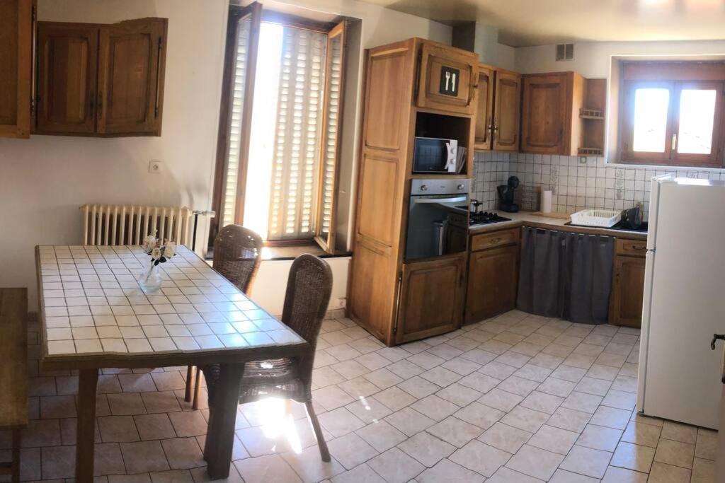 Spacieux Et Elegant Appartement Idealement Situe. Chamouilley Buitenkant foto